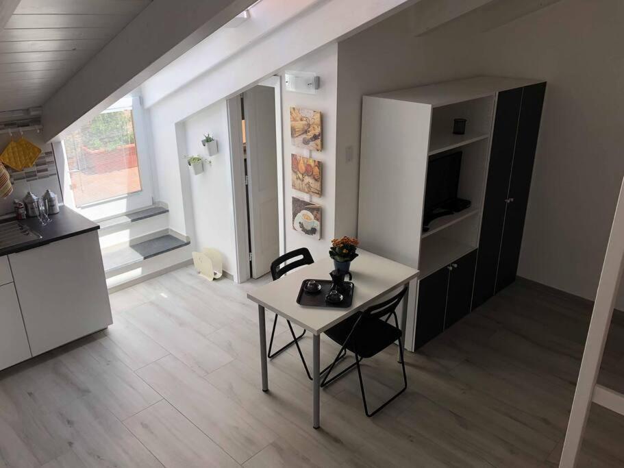 The Sweet Attic Room - De Vivo Realty Meta Di Sorrento Exterior foto